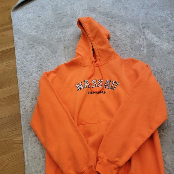 Gildan Tops - Gildan Nassau Bahamas unisex Orange Pullover Front Pocket  Sweatshirt Hoodie M